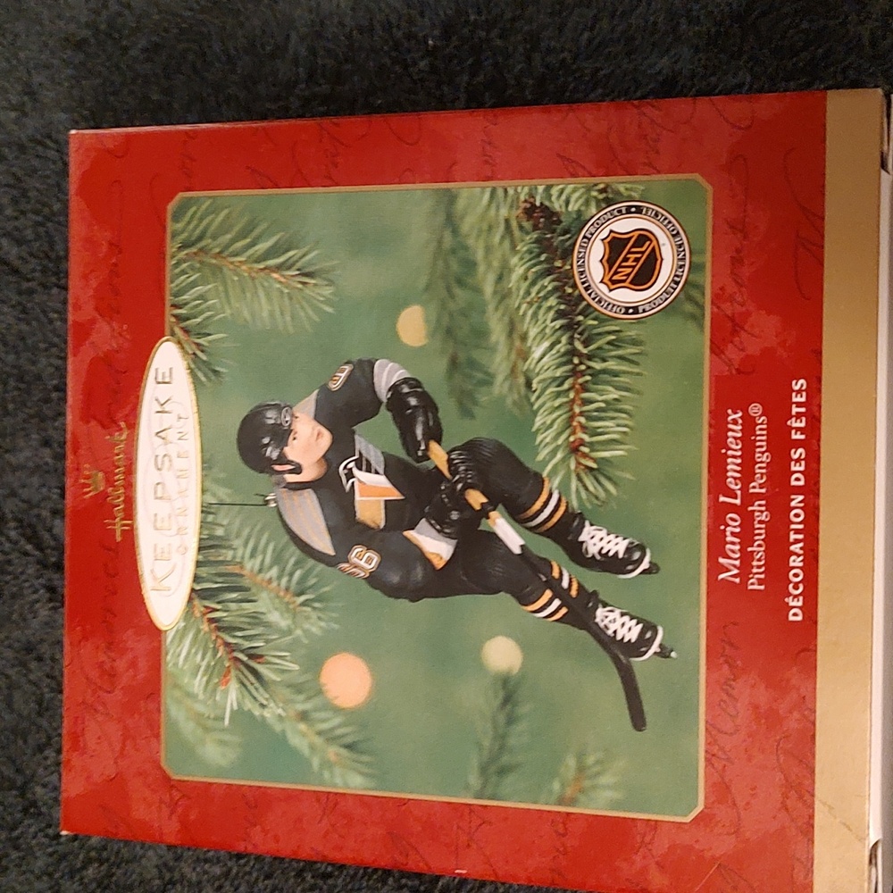 Mario Lemieux Pittsburgh Penguins NHL HALLMARK KEEPSAKE ORNAMENT HANDCRAFTED2001